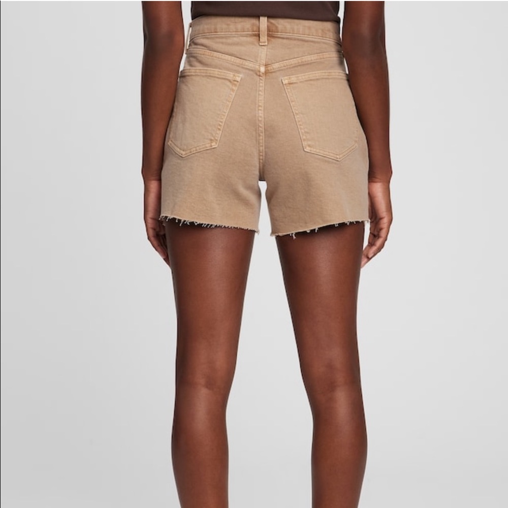 LIZ CLAIBORNE Classic Fit Shorts Distressed Butter Tan Size 4 $68 - Picture 2 of 13